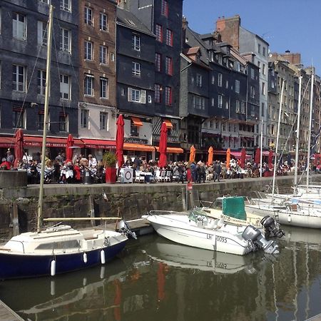 Chambre Le Nid Du Phare Avec Jacuzzi Honfleur Exterior foto
